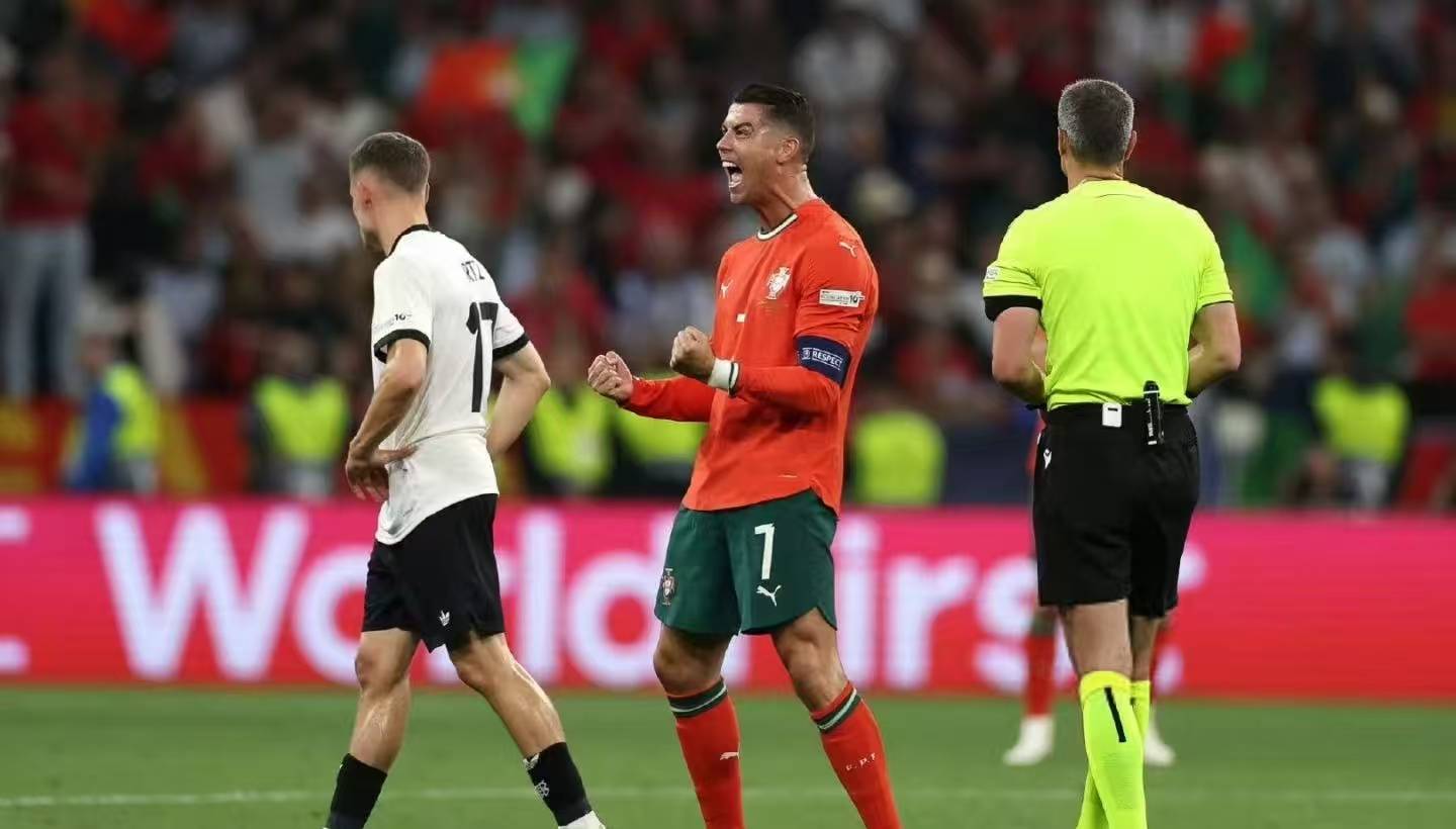 九游体育官网-离谱！阿贾克斯冲刺阶段止住颓势勒沃库森主帅复盘备战荷甲，新奥尔良鹈鹕赛后手感冰凉