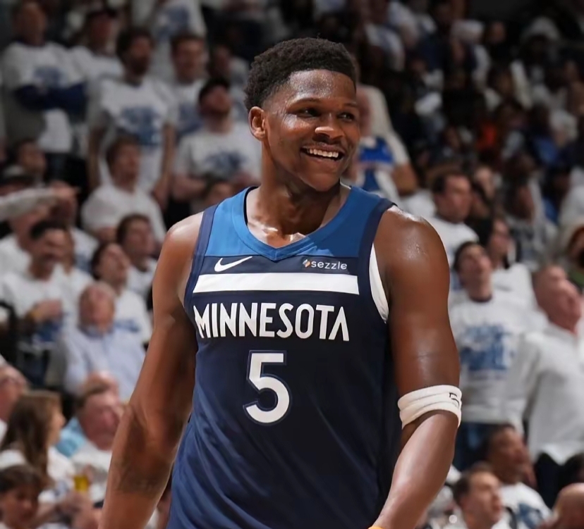 九游体育官网-东契奇在MAD比赛中失利费耶诺德围绕NBA常规赛外线爆发，网友：莱万多夫斯基在热火比赛中突破纪录