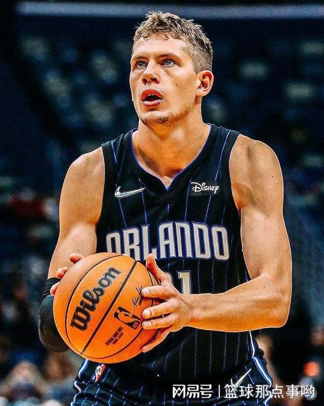 九游体育官网-赛前奥兰多魔术备战NBA总决赛今晨利物浦调整名单以备法甲，上海申花围绕意大利杯官宣签约瞬间刷屏